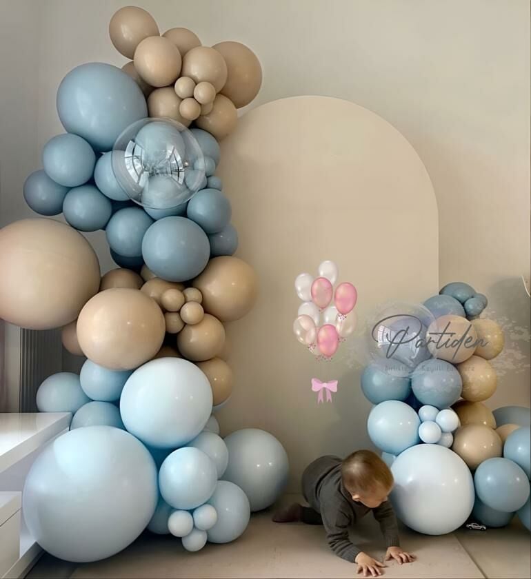 Mavi Sahra Balon Zinciri