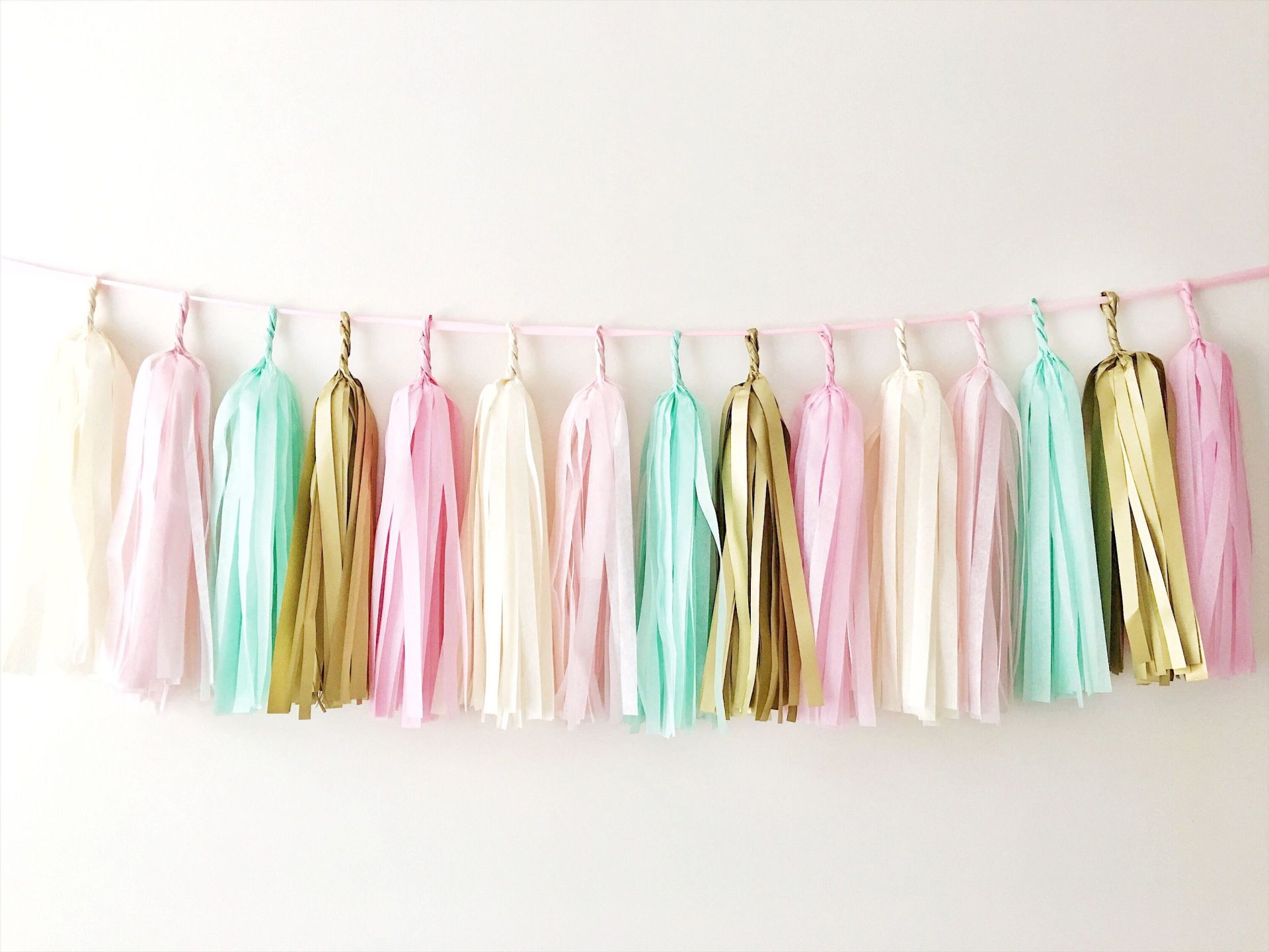 Pembe Altın Krem Mint Püskül Kit