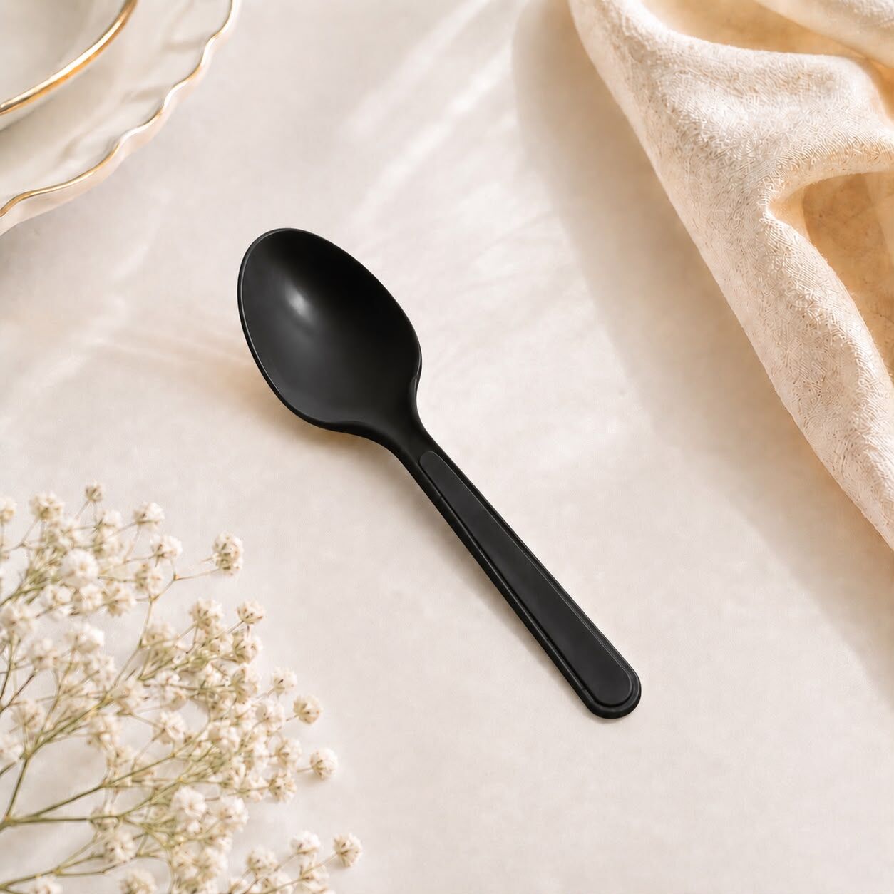 Siyah Plastik Kaşık 24 Adet