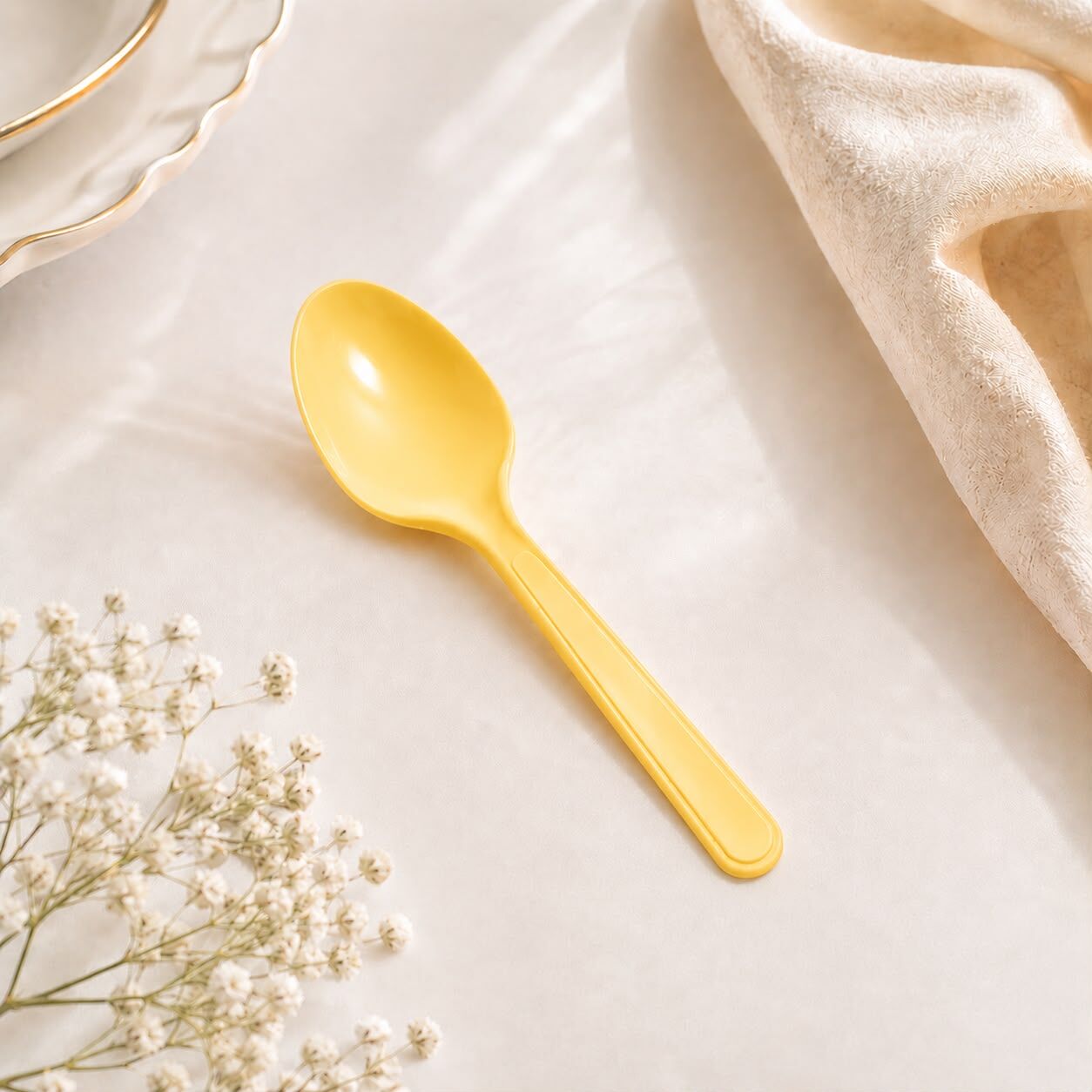 Sarı Plastik Kaşık 24 Adet