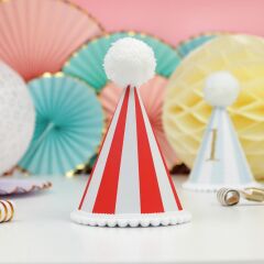 Kırmızı Çizgli Kukuleta Şapka